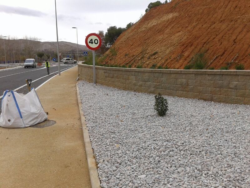 Variante de Pedralba Carretera, arreglo de parterres