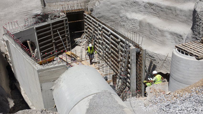 Colector de Red de Agua potable en pintor Lorenzo Casanova   Alicante
